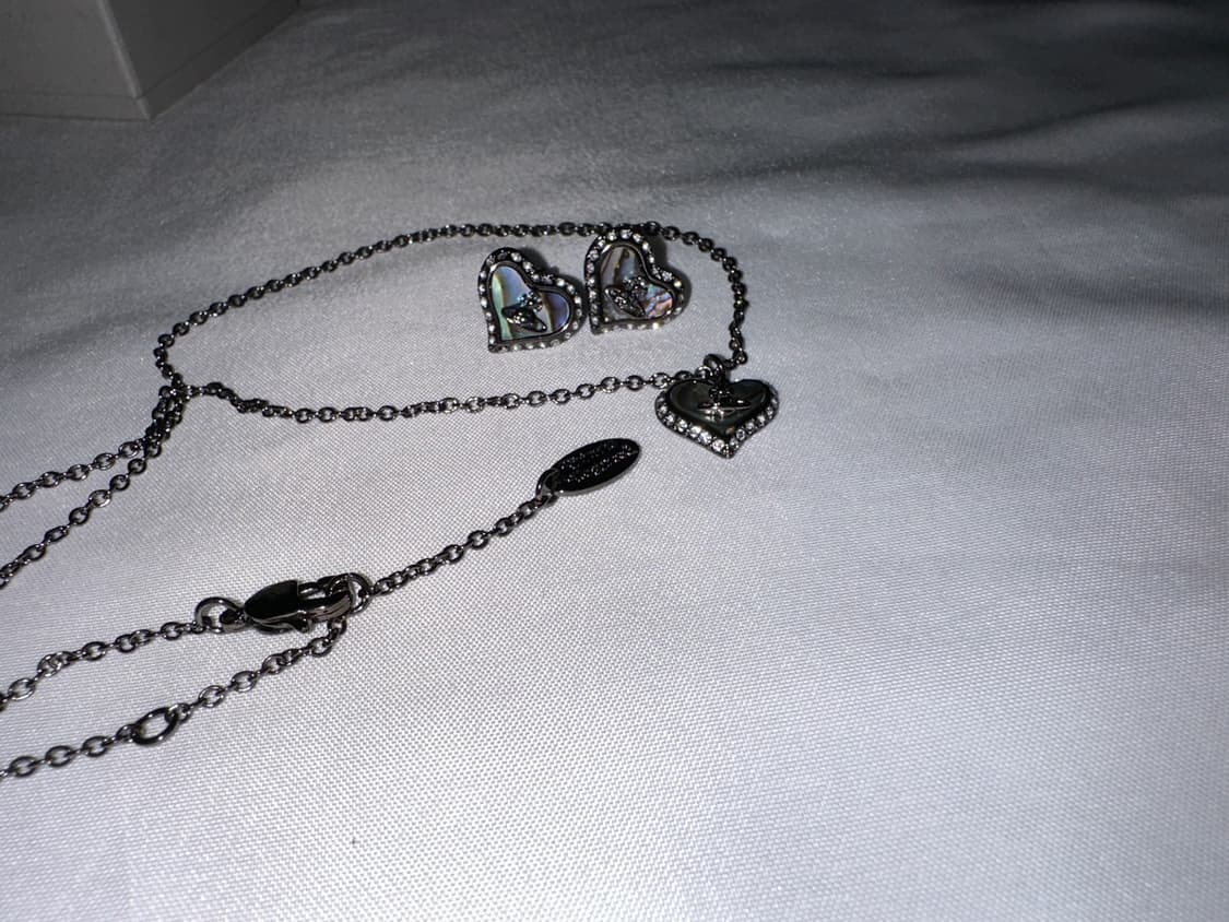 비비안 웨스트우드 메탈 하트 자개 귀걸이&목걸이 set 상품이미지2
