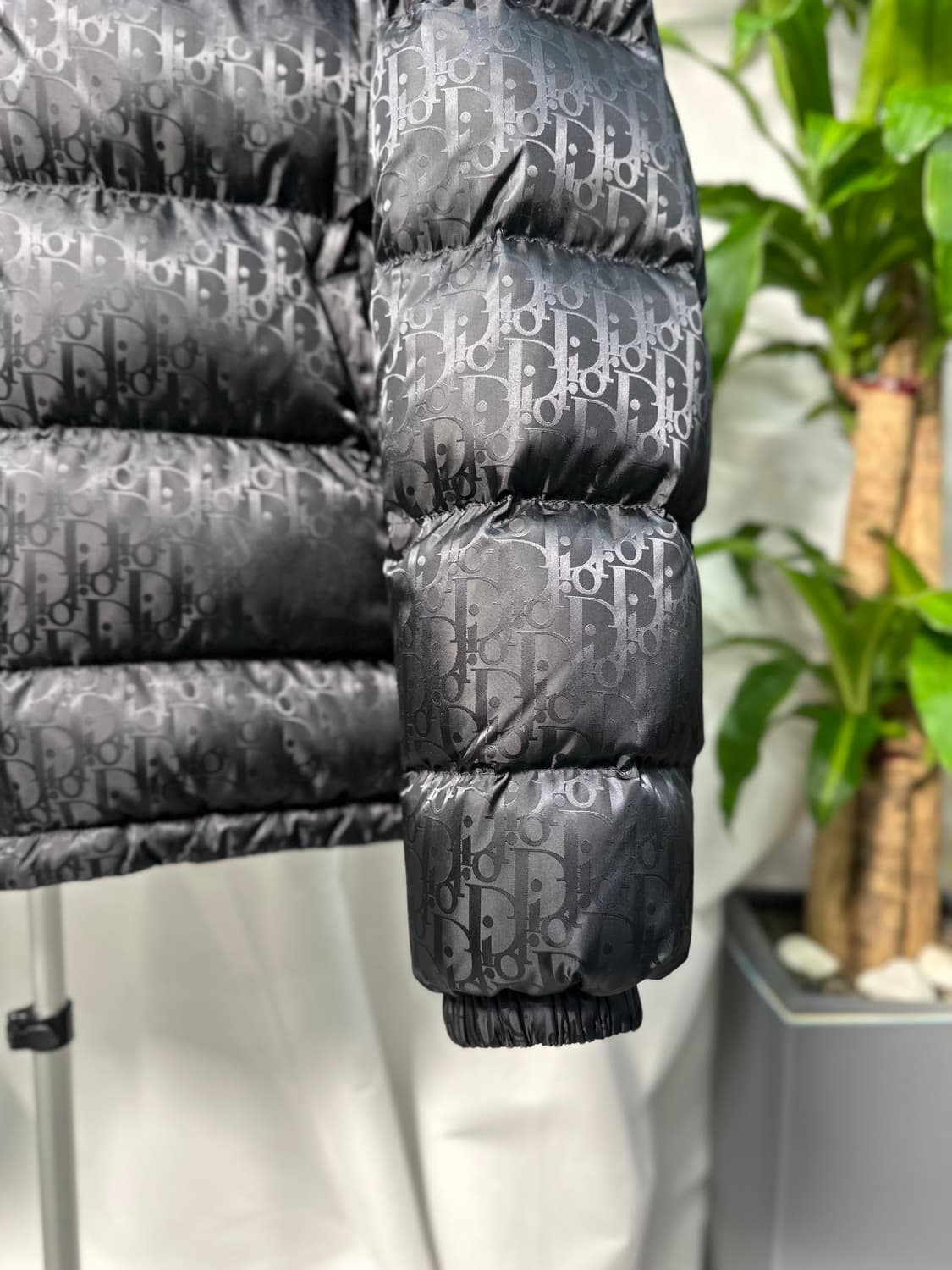 디올 오블리크 패딩 블랙 54 상품이미지4
