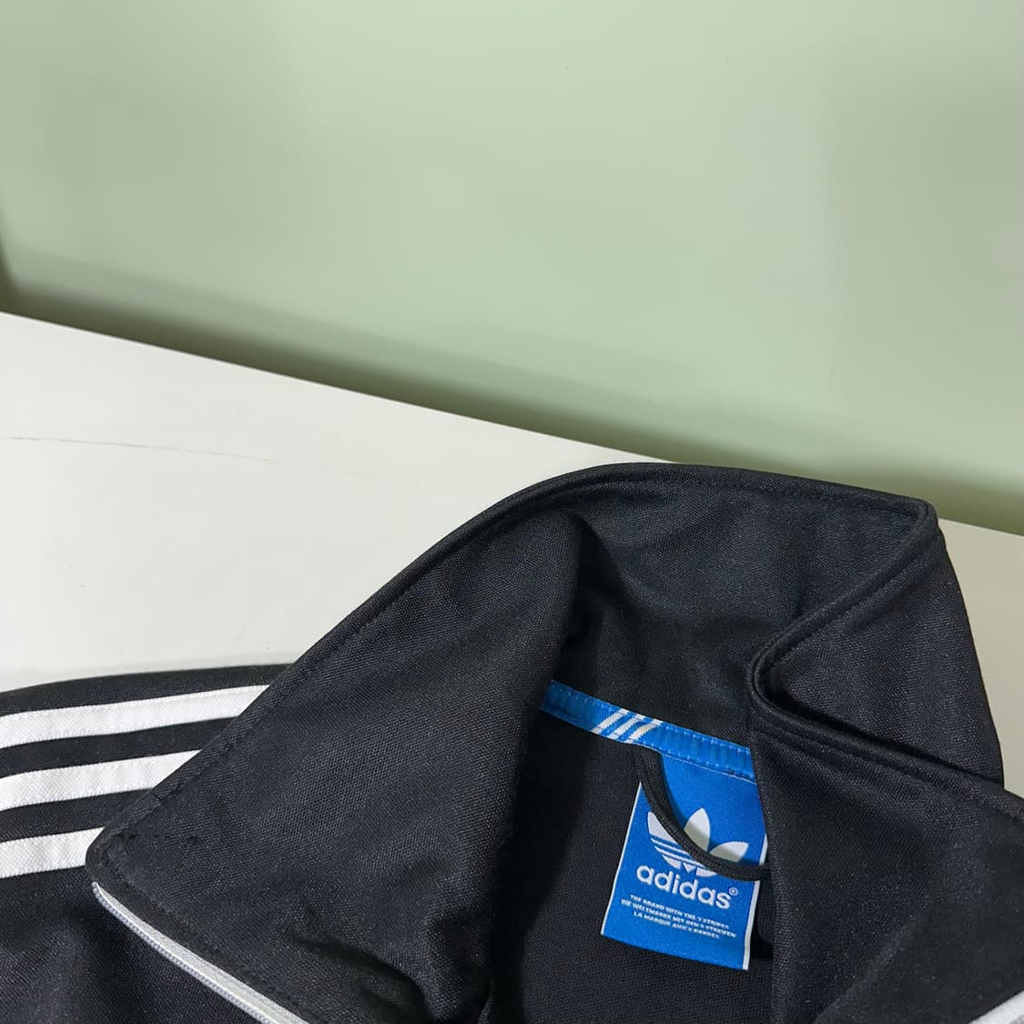 우먼M 아디다스 오리지날 3스트라이프 리폼 크롭트랙탑 상품이미지4