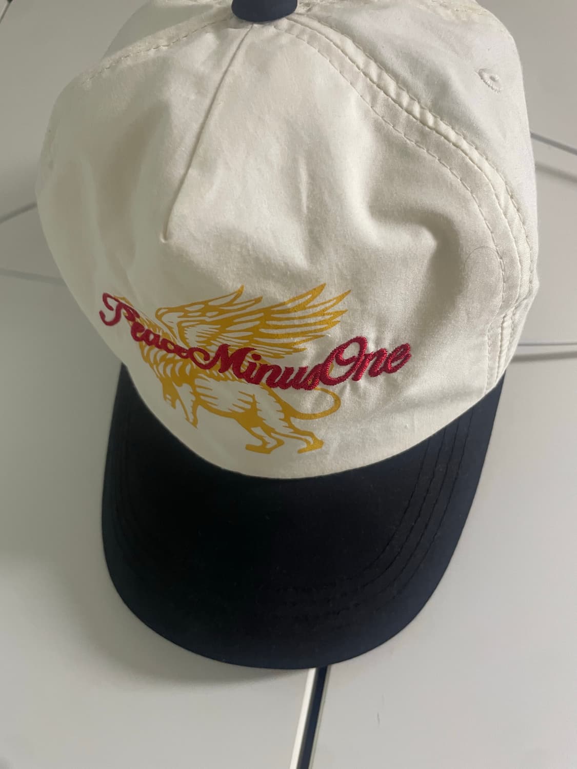 피스마이너스원 x 주피터 파이브 패널 베이스볼 캡 화이트 상품이미지1