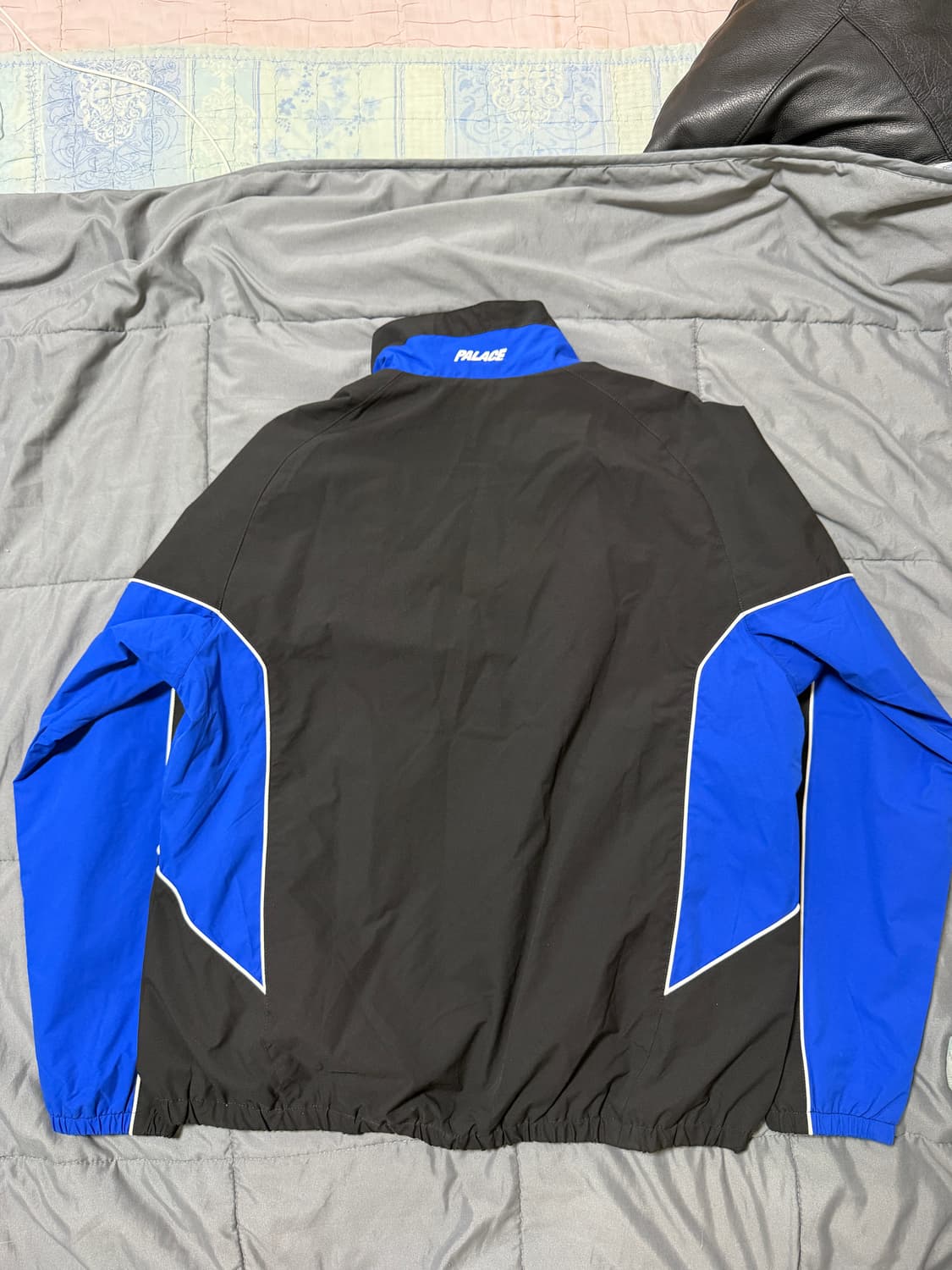 팔라스 팔라맷 쉘자켓 라지 블랙 민트급 팝니다. 상품이미지2