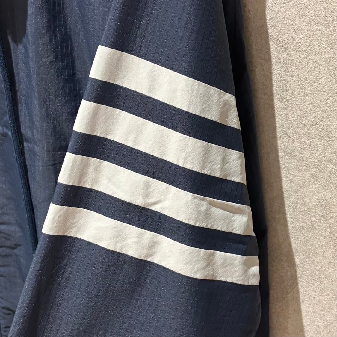 톰브라운 사선완장 립스탑 매쉬 바람막이 3사이즈 상품이미지2