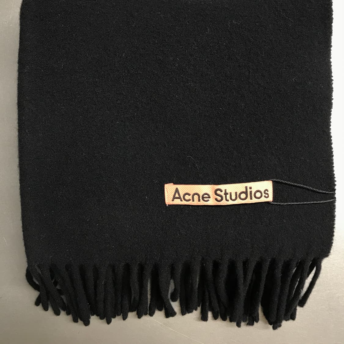 아크네스튜디오 머플러 블랙 상품이미지2