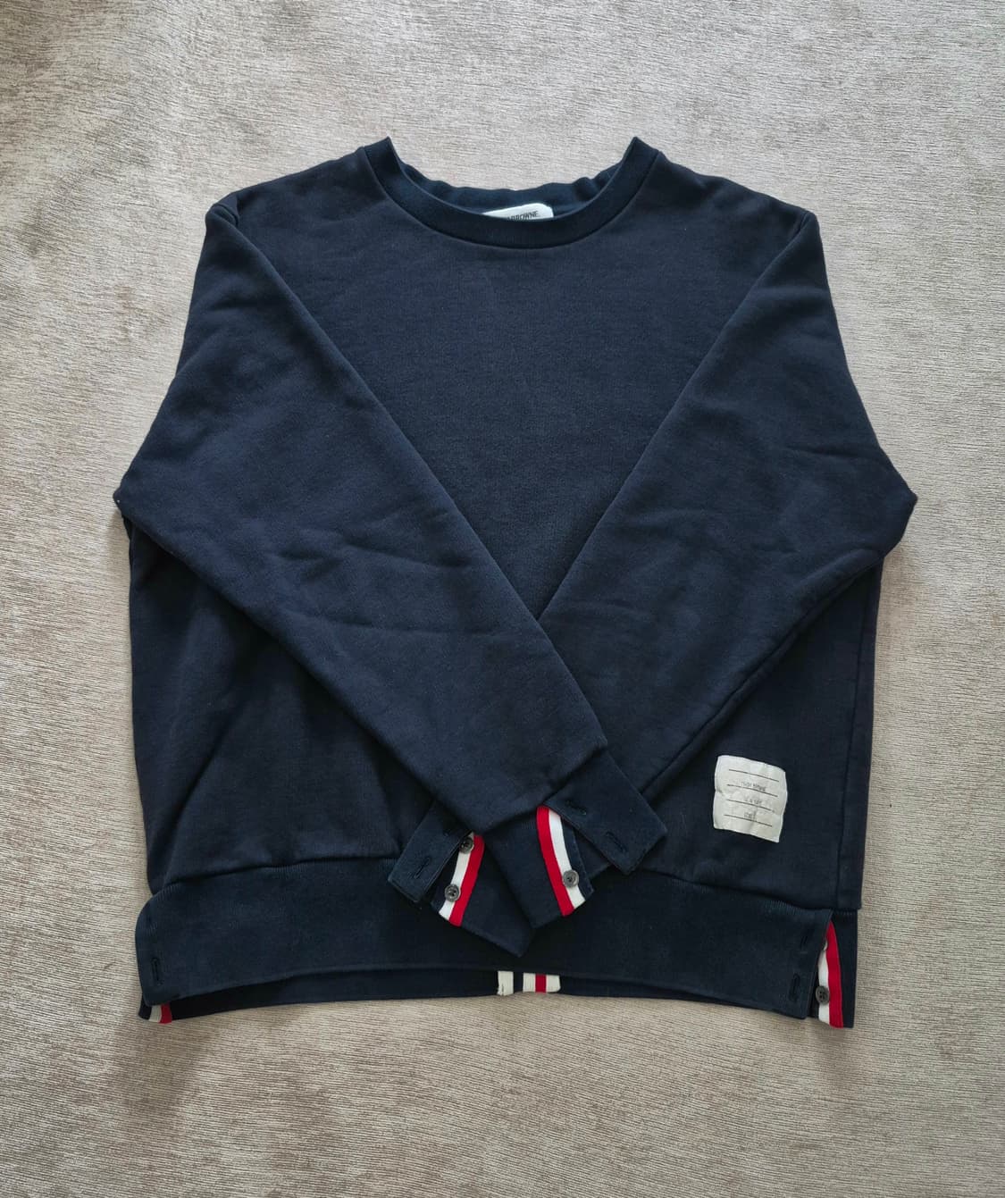 톰브라운 백삼선 맨투맨  상품이미지1