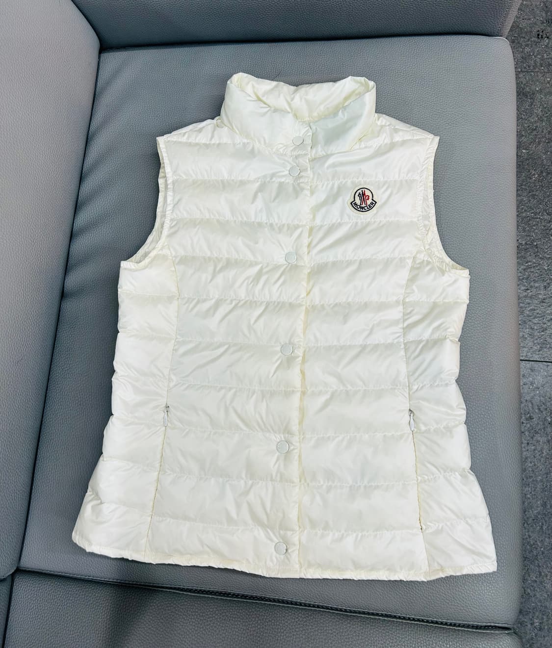 몽클레어 리안 화이트 다운 베스트 패딩(키즈)(12세/성인44) 상품이미지2