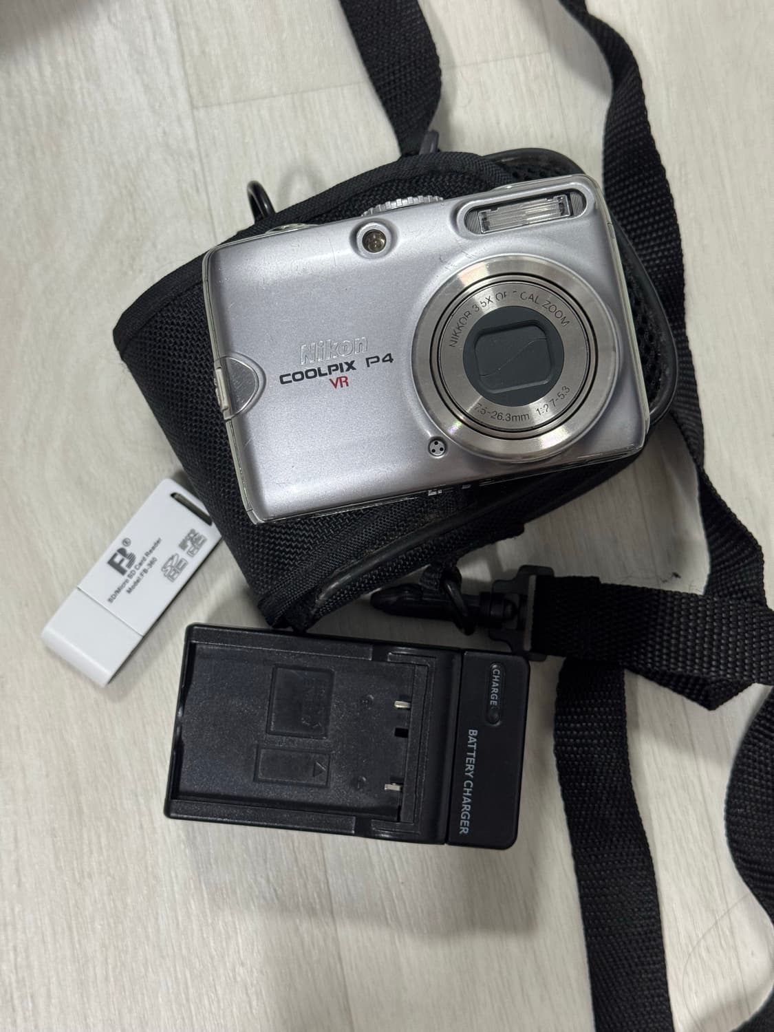 니콘 쿨픽스 P4 카메라 상품이미지1