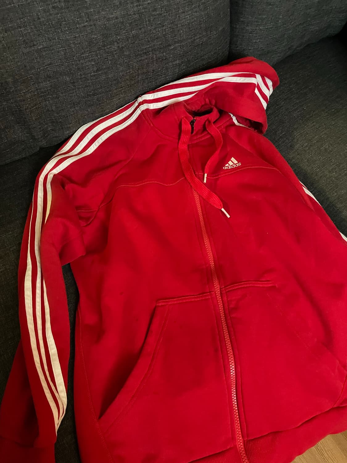 에센셜 아디다스 후드집업 상품이미지1