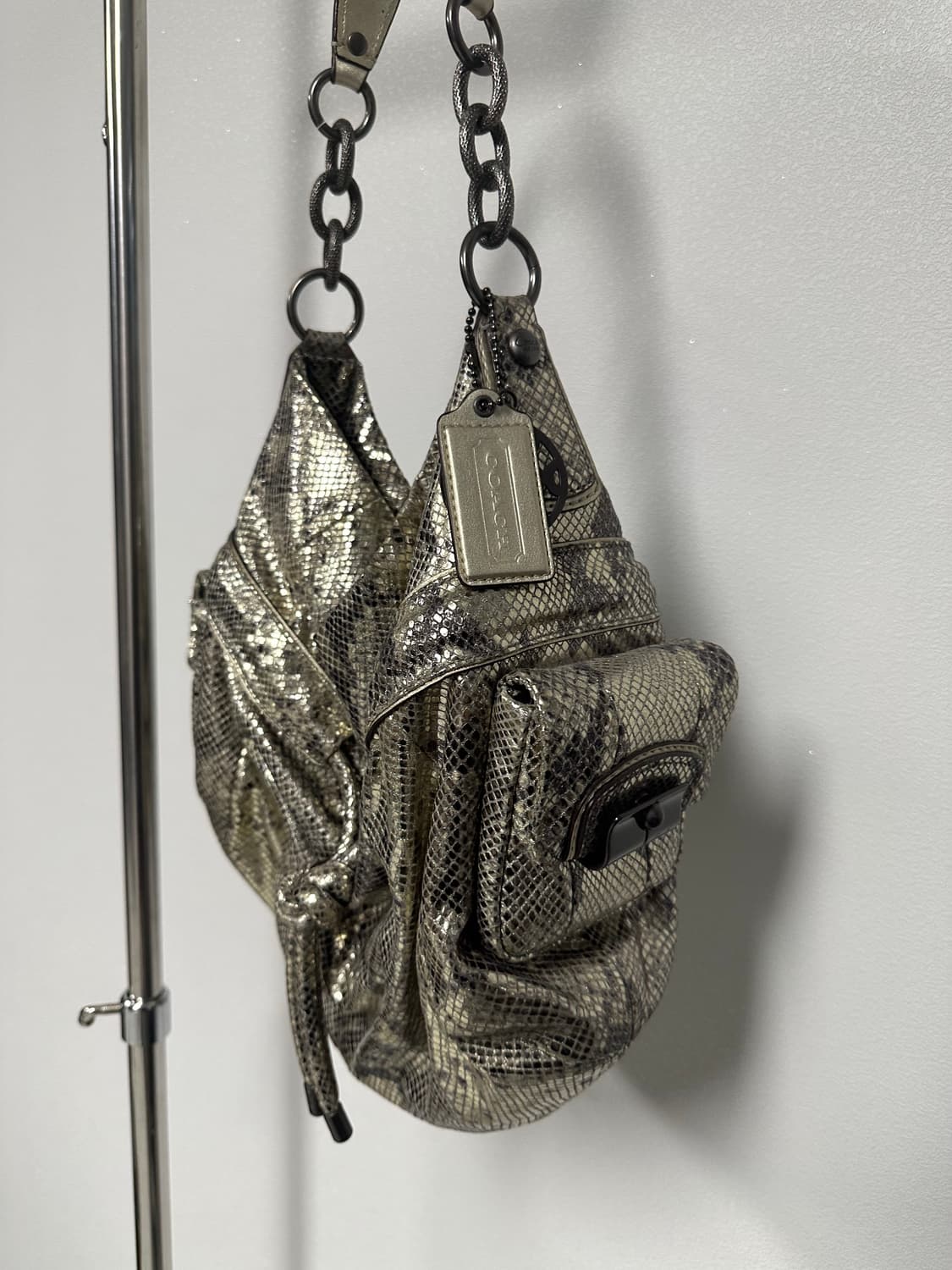 코치 뱀피 숄더백 상품이미지4