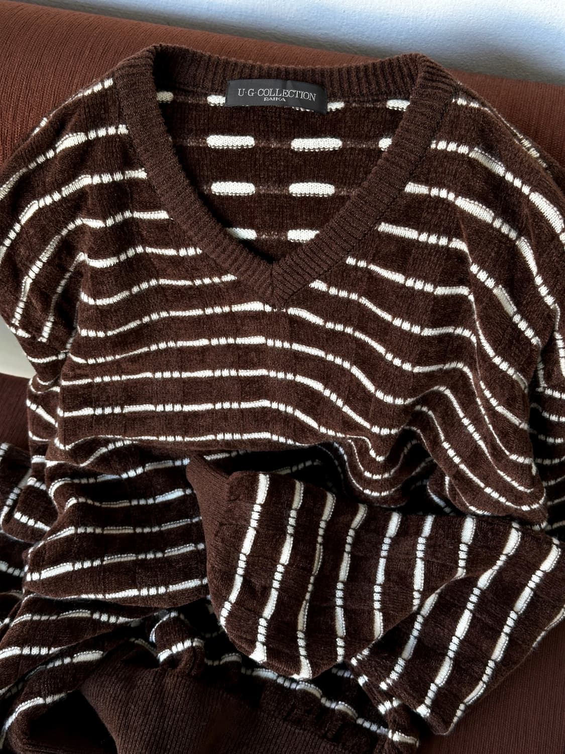 V-neck stripe loose knit P/O 상품이미지1