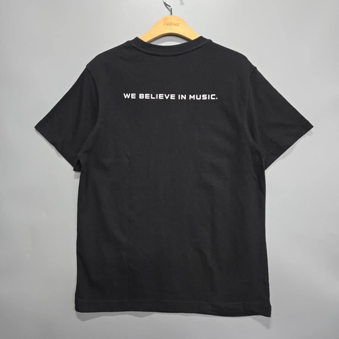 새제품) 하이브 엔터테인먼트 hive insight 반팔티셔츠 M 상품이미지4