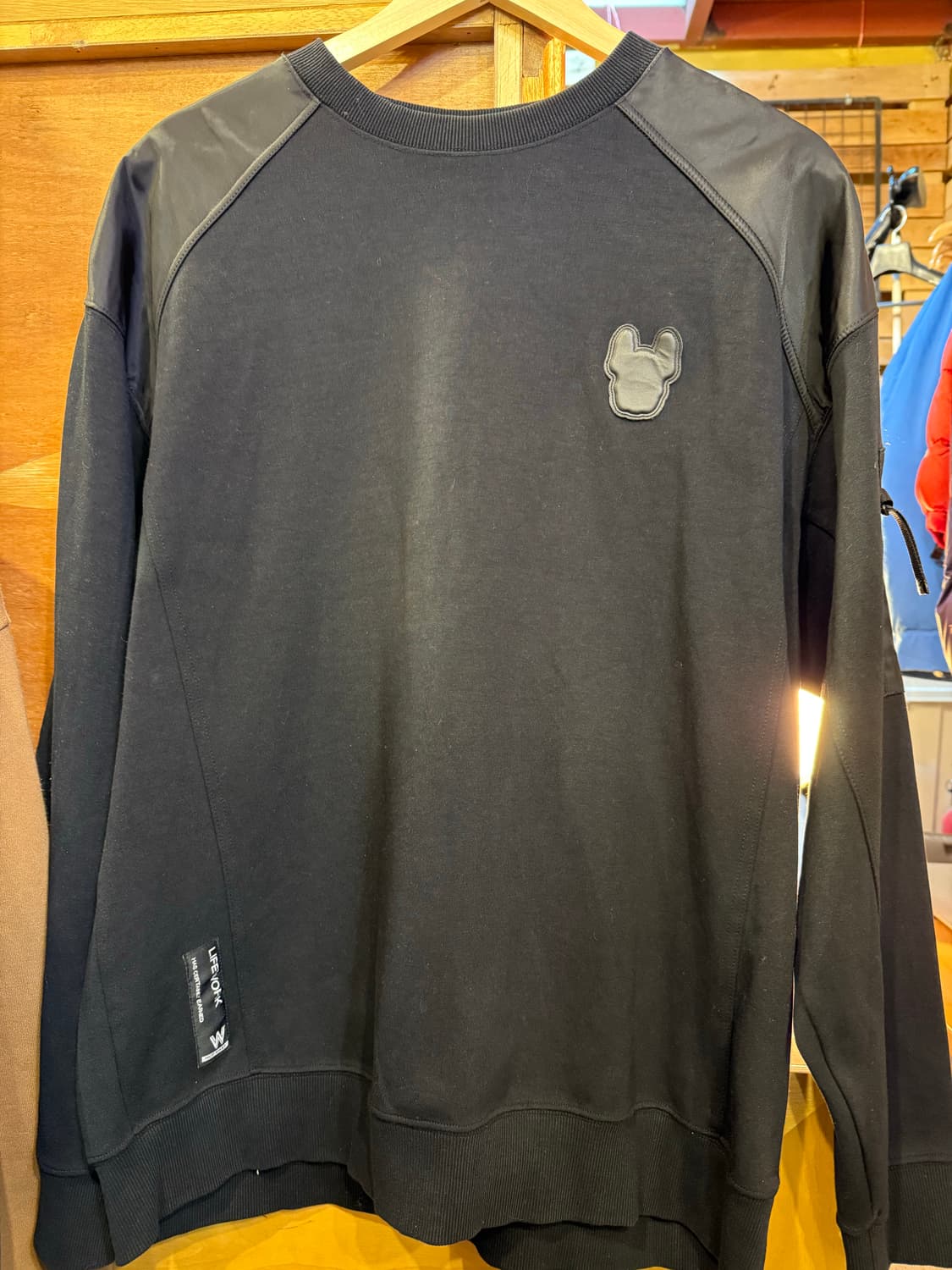 라이프워크 검정 맨투맨 상품이미지1