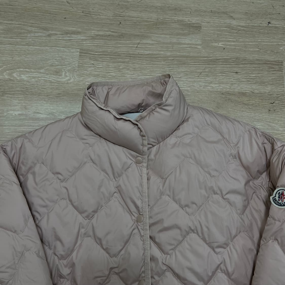 몽클레어 여성 덕다운 다이아 경량패딩 퀼팅자켓 [핑크베이지] 2사이즈 상품이미지2