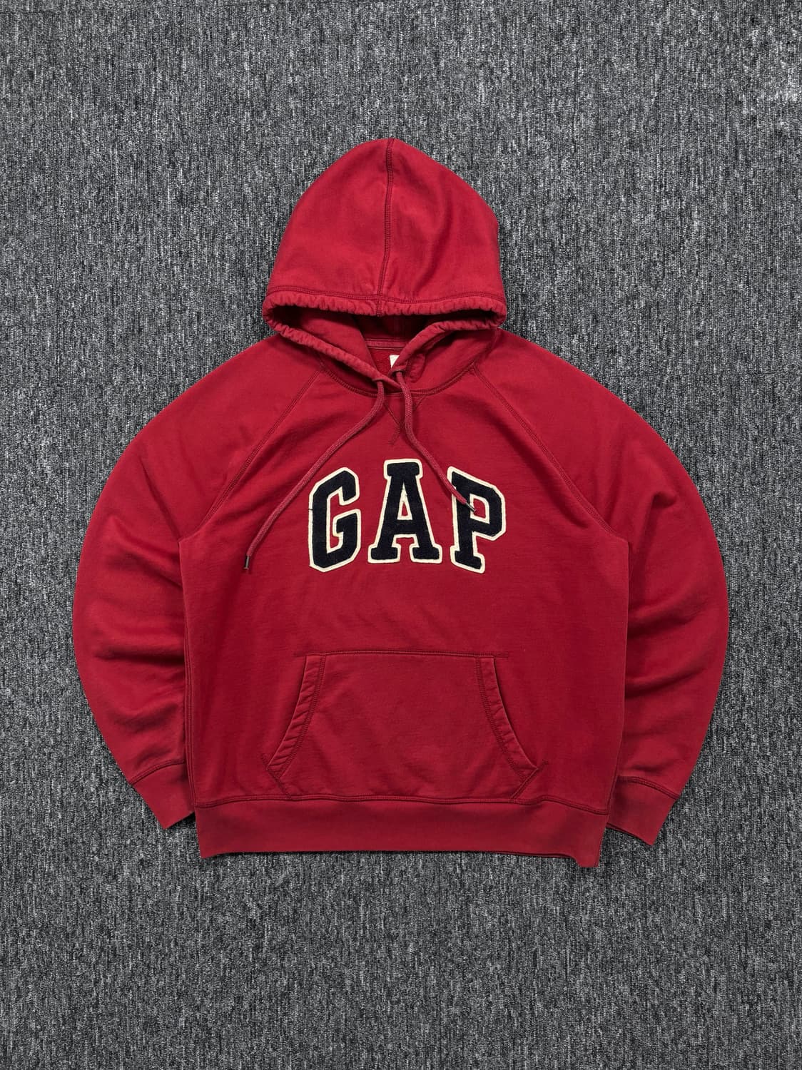 갭 빅로고 레드 후드티 상품이미지3