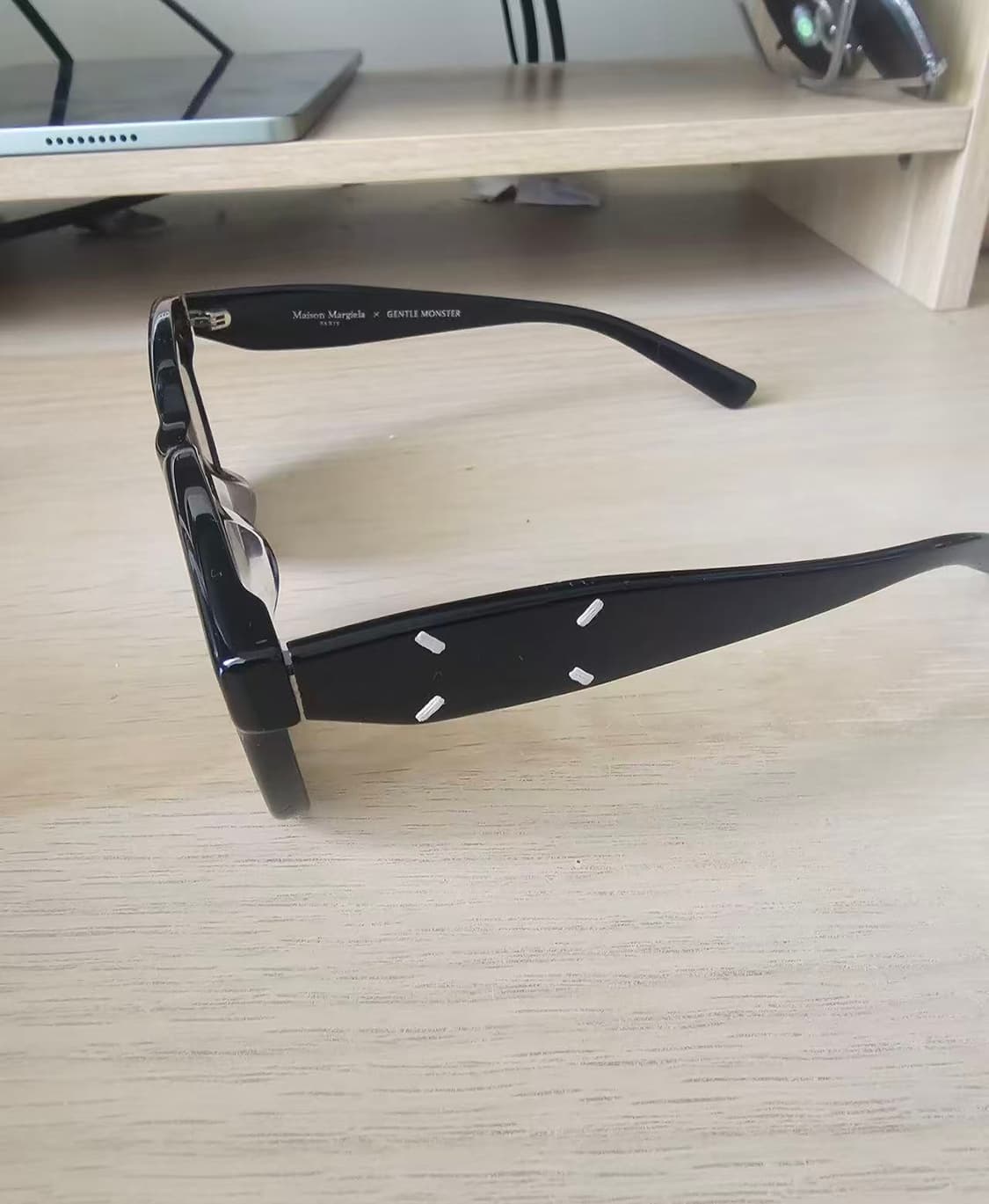 새싱품급판매 젠틀몬스터x메종마르지엘라 선글라스 MM110 01 블랙 상품이미지2