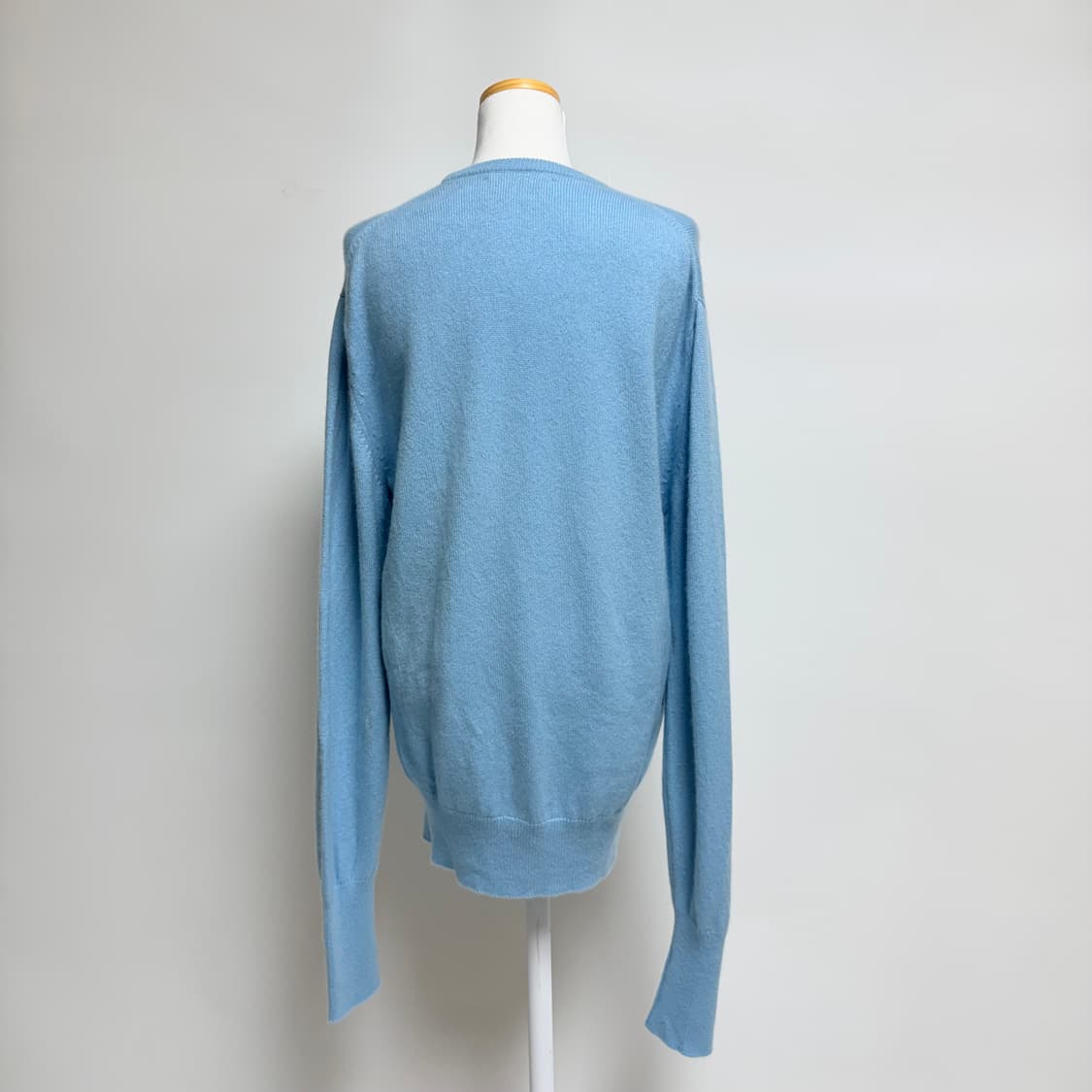 [캐시미어 100%] 스카이블루 라운드 니트 상품이미지3