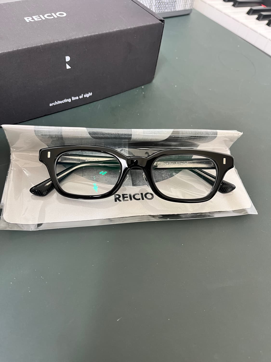 reicio 레이시오 스퀘어 뿔테 안경 상품이미지2