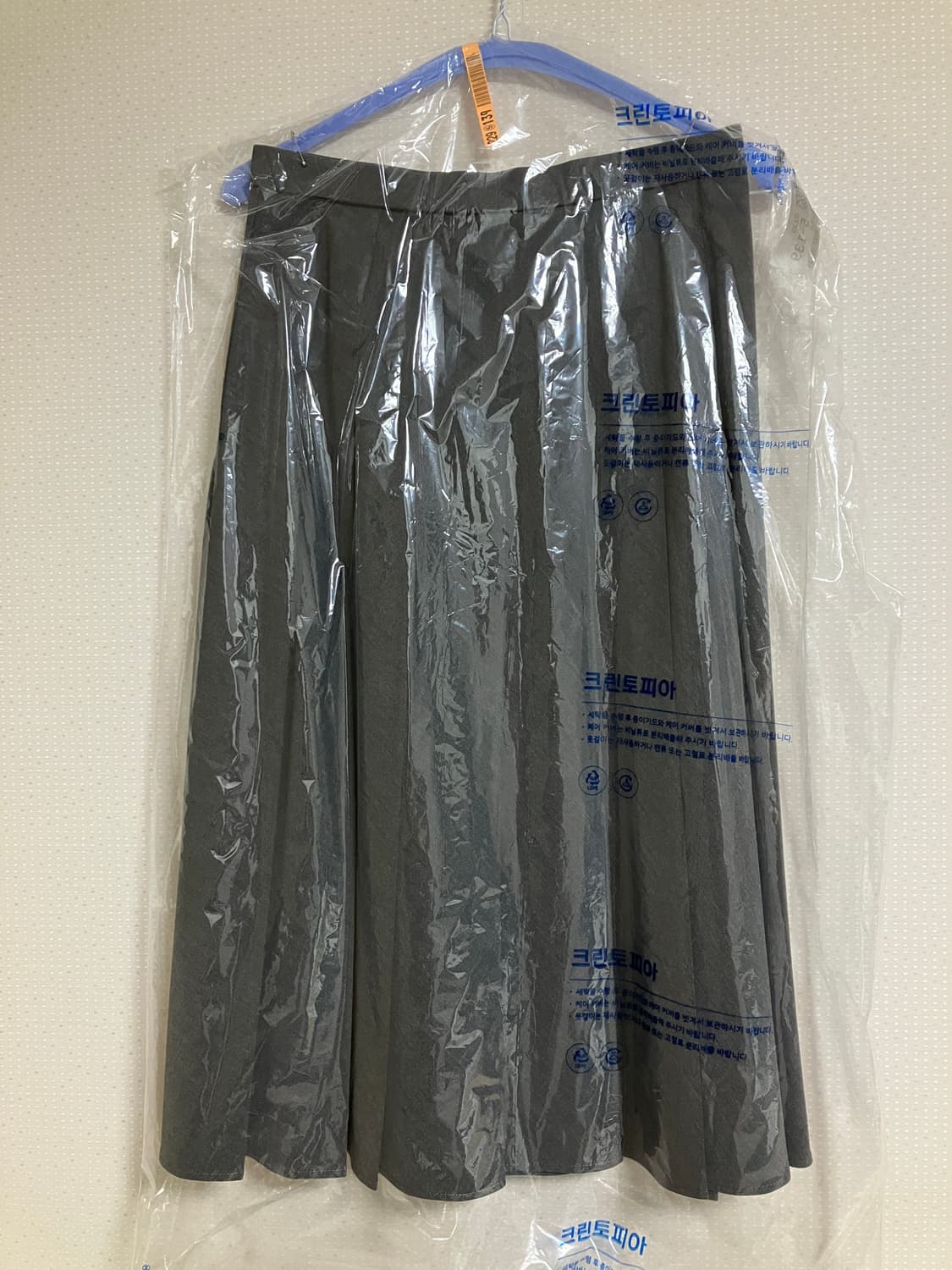 유니클로 와이드 플리츠 미디스커트 상품이미지3