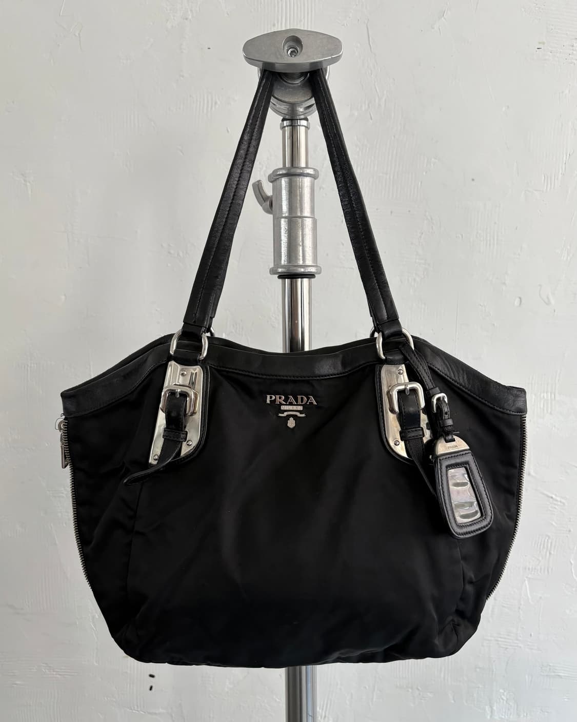 Prada 프라다 블랙 나일론 숄더백 상품이미지1