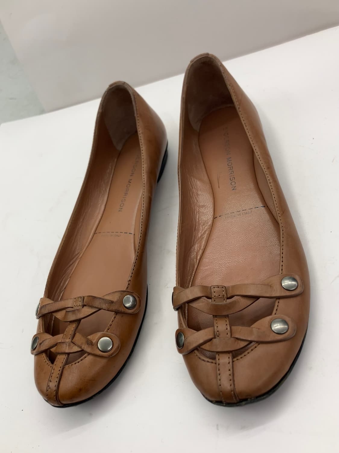 네트 트위스트 스터드 레더 플랫슈즈 상품이미지2