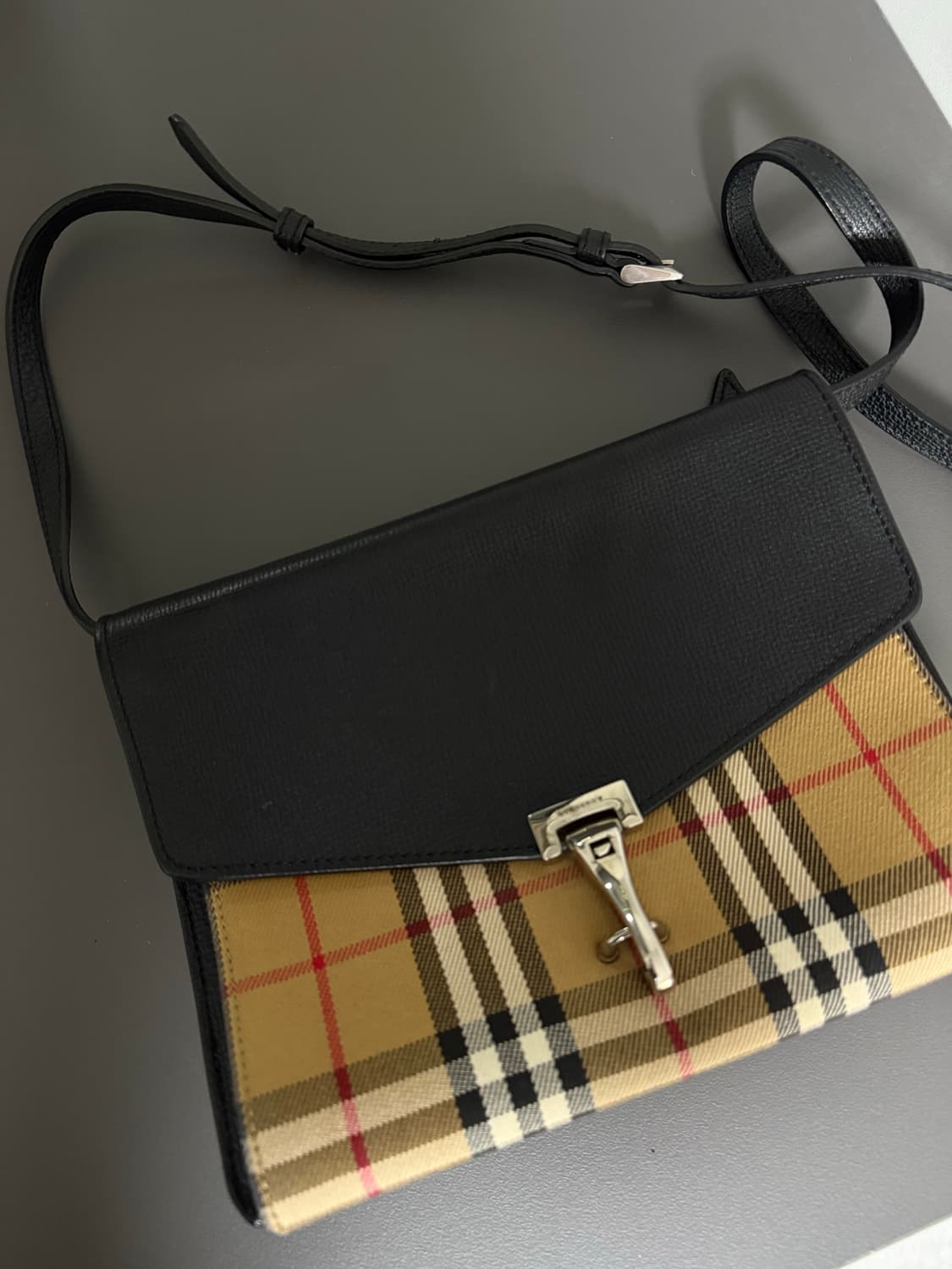 버버리 맥켄 크로스백 정품 상품이미지4