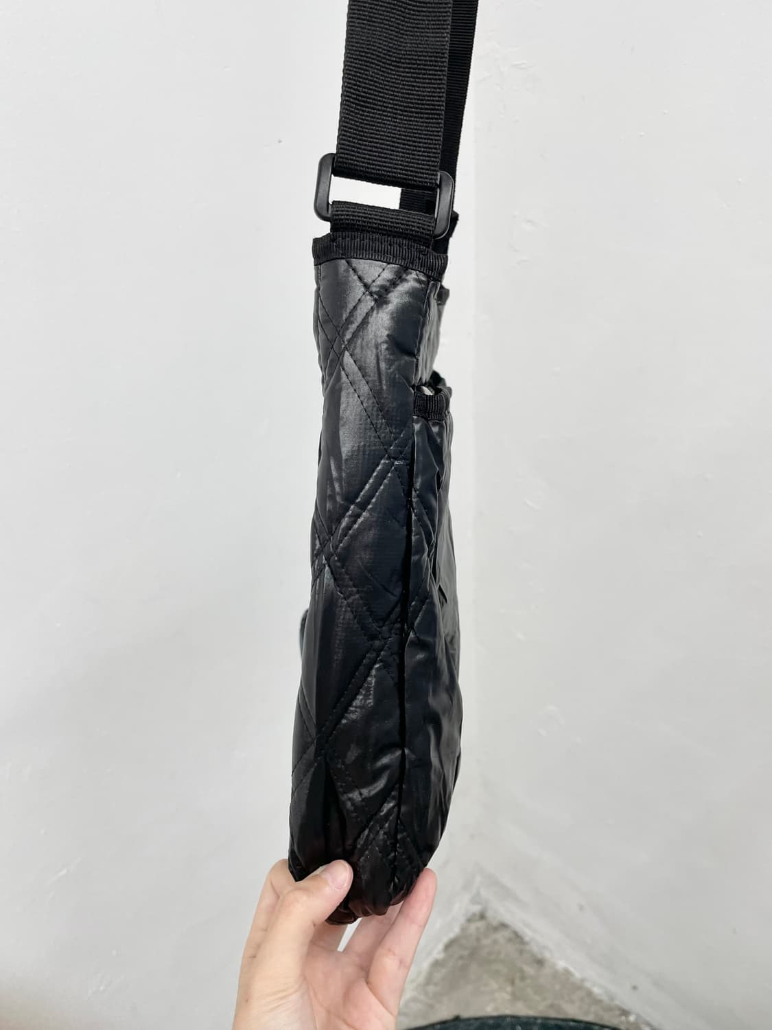 아디다스 로고 퀼팅 크로스백 상품이미지6