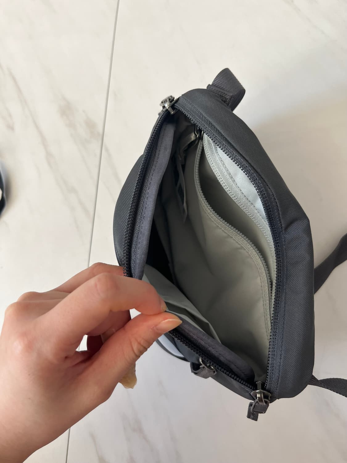 아크테릭스 맨티스1 웨이스트백 그래파이트 상품이미지3