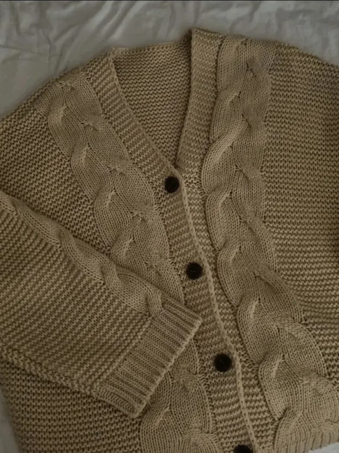 베이지 니트 가디건 꽈배기 슬리브 자켓 티셔츠 겨울 상품이미지1