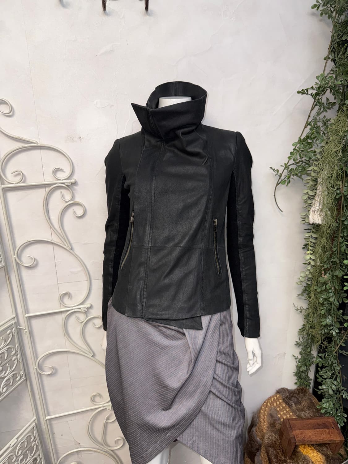 Back goat skin draped high neck jacket  상품이미지7