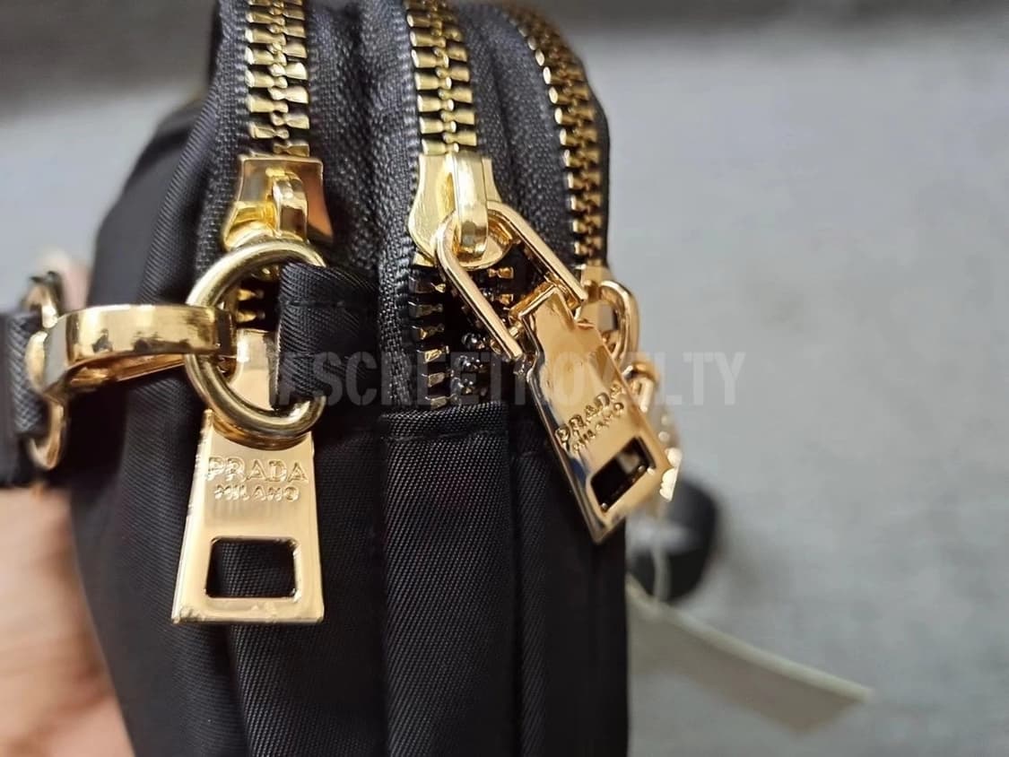  프라다뷰티 3단 크로스 백 블랙 상품이미지6