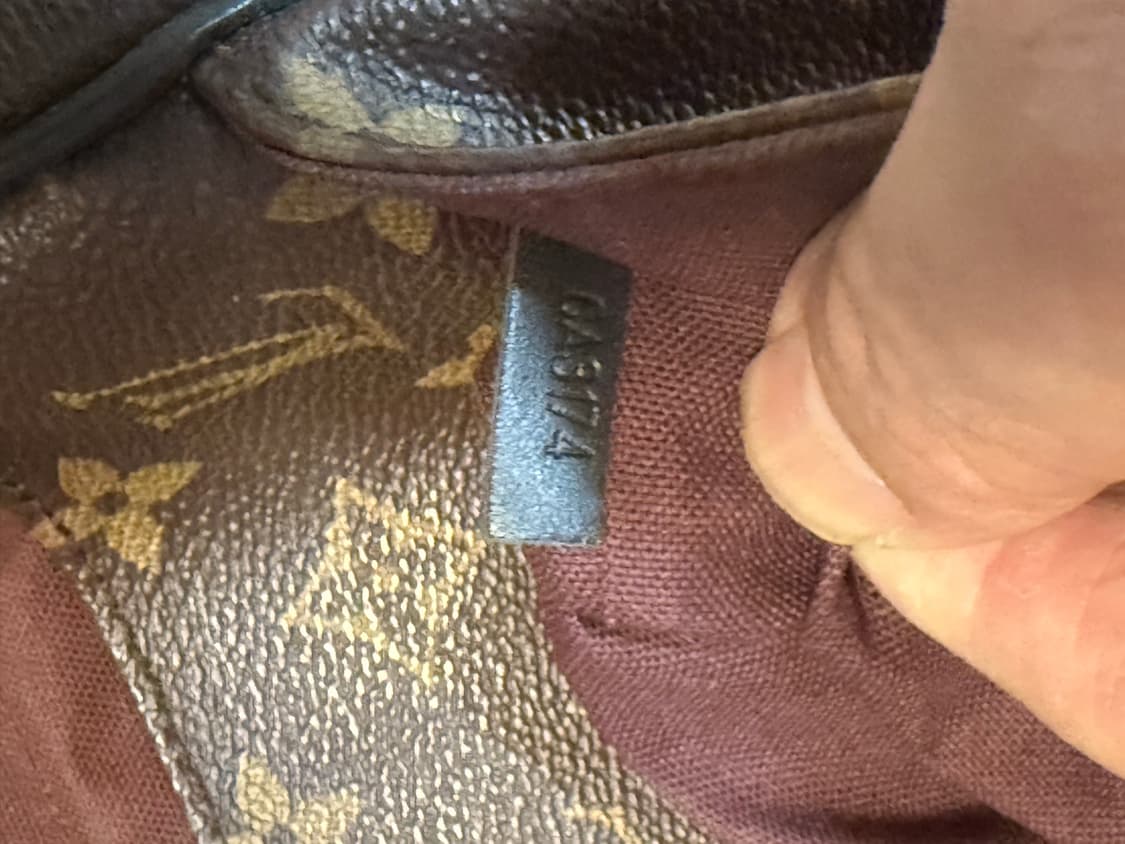 정품 루이비통 디스트릭트 메신저백 팝니다 상품이미지9