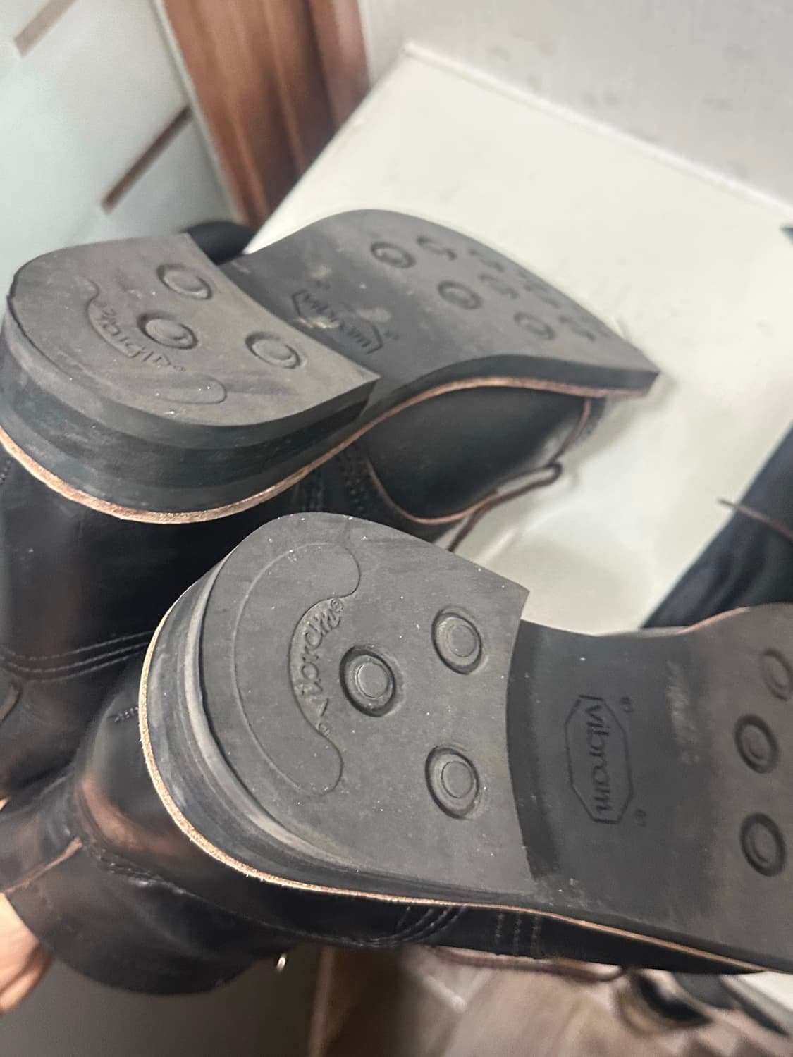 조셉트 크롬악셀 워커 부츠 280사이즈입니다. 사진에서 보시다시피, 묵직 상품이미지6