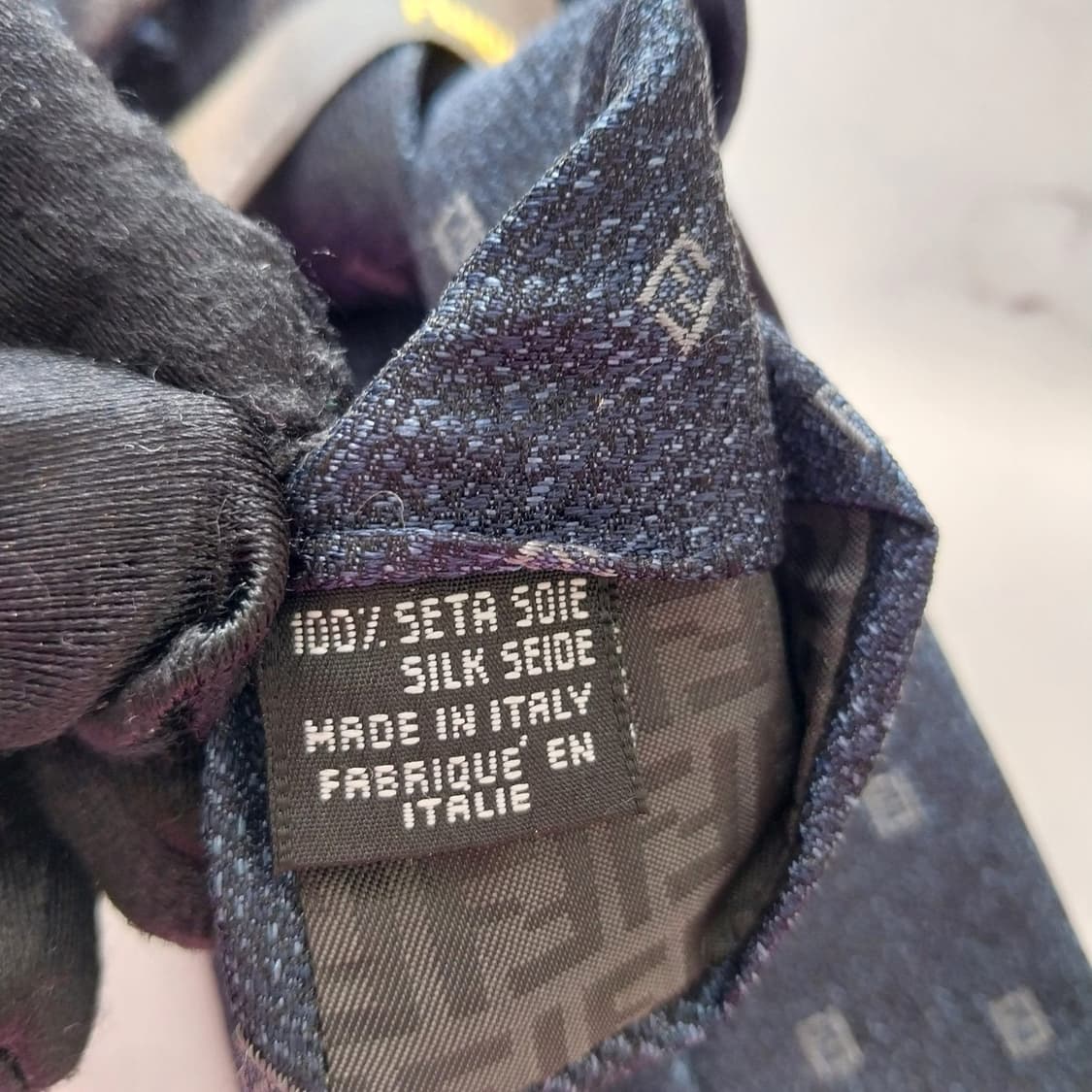 펜디 실크 네이비 주카 로고 넥타이 9cm A등급 K1330
 상품이미지10