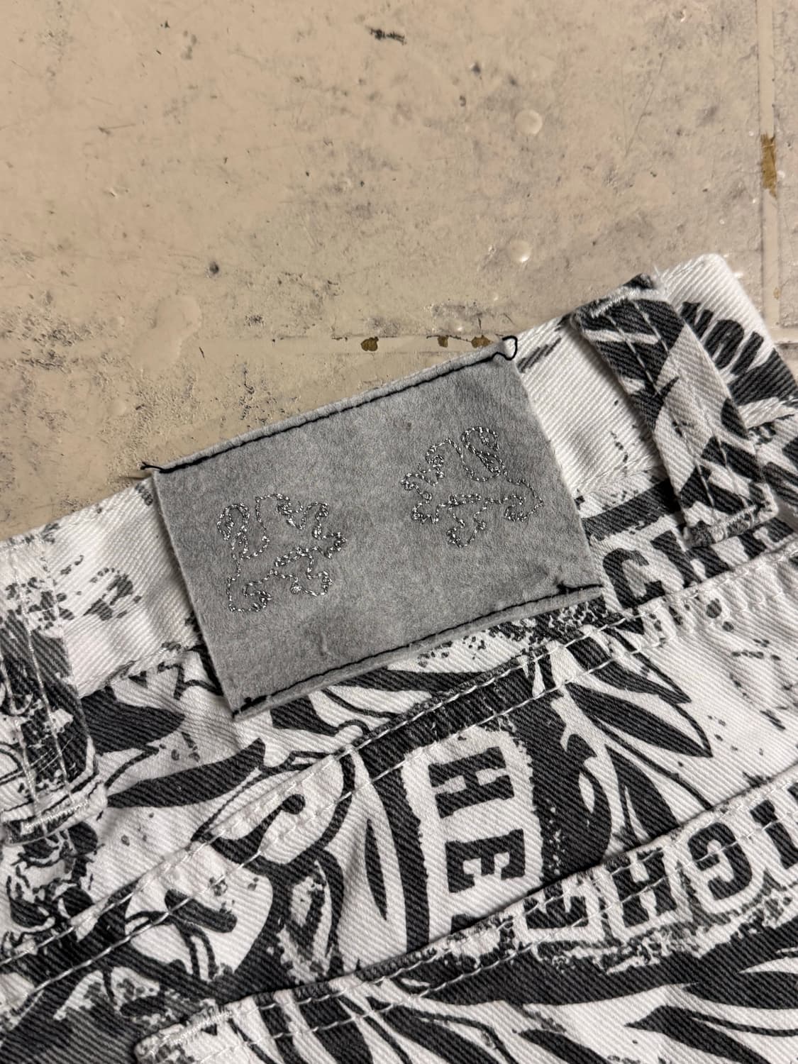 사우스폴 아트 그래픽 루즈핏 화이트 데님팬츠  상품이미지8