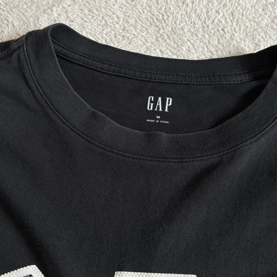 갭 GAP 블랙 빅로고 롱슬리브 상품이미지3