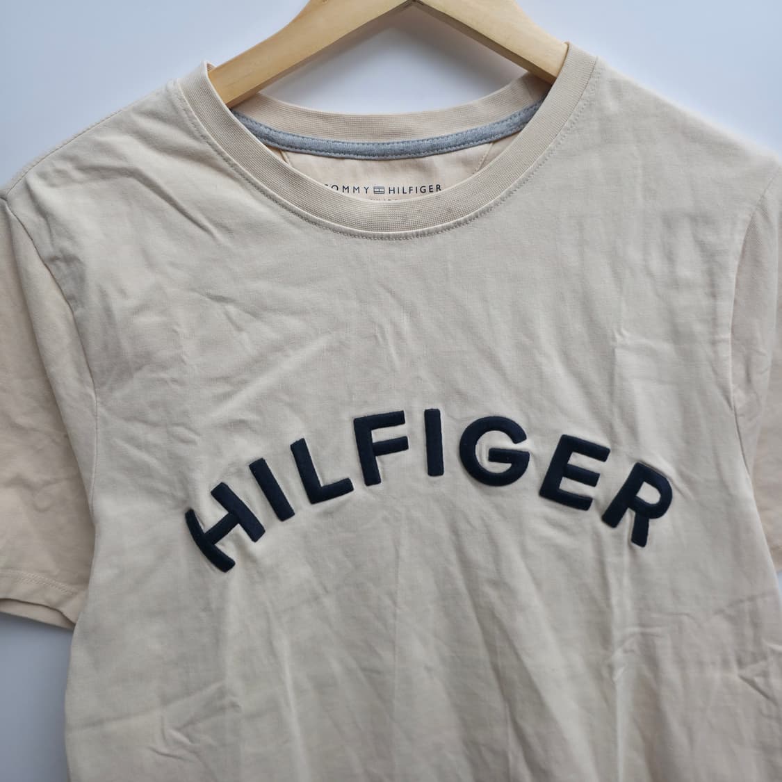 [S] 타미힐피거 베이지 반팔티 상품이미지2