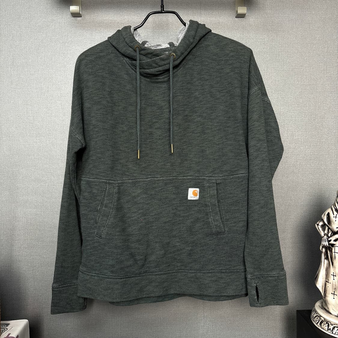 칼하트 핑거홀 후드티 상품이미지2