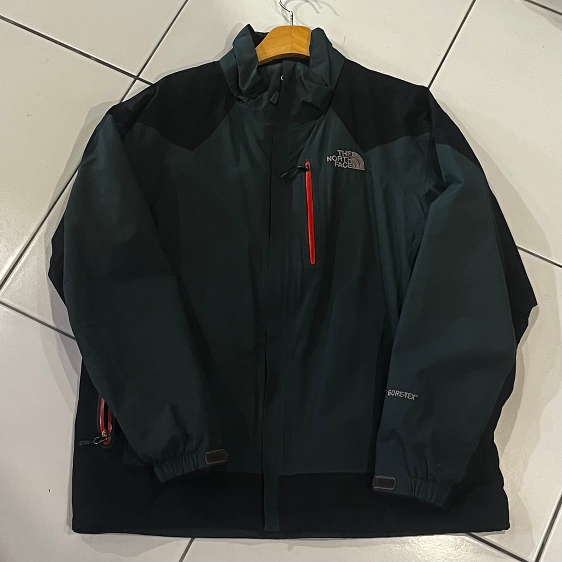 노스페이스 고어텍스 다크그린 배색 바람막이  상품이미지1
