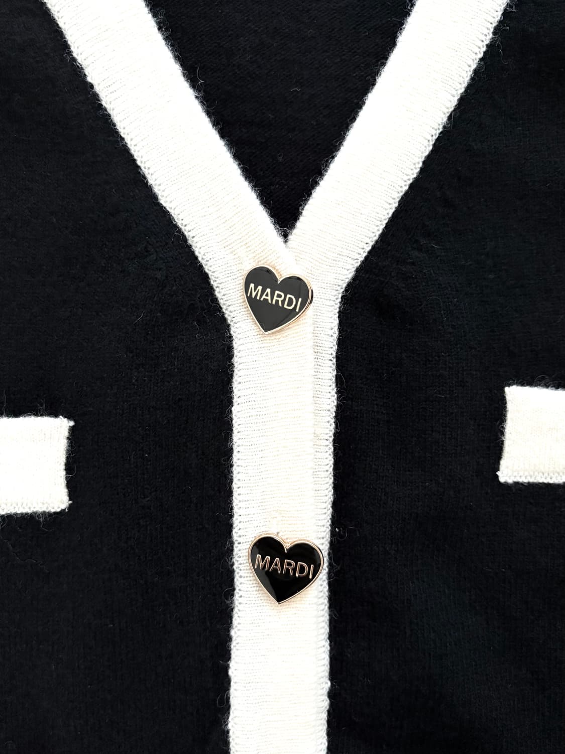 Mardi Mercredi 마르디 메크르디 하트 버튼 배색 크롭 가디건 상품이미지6