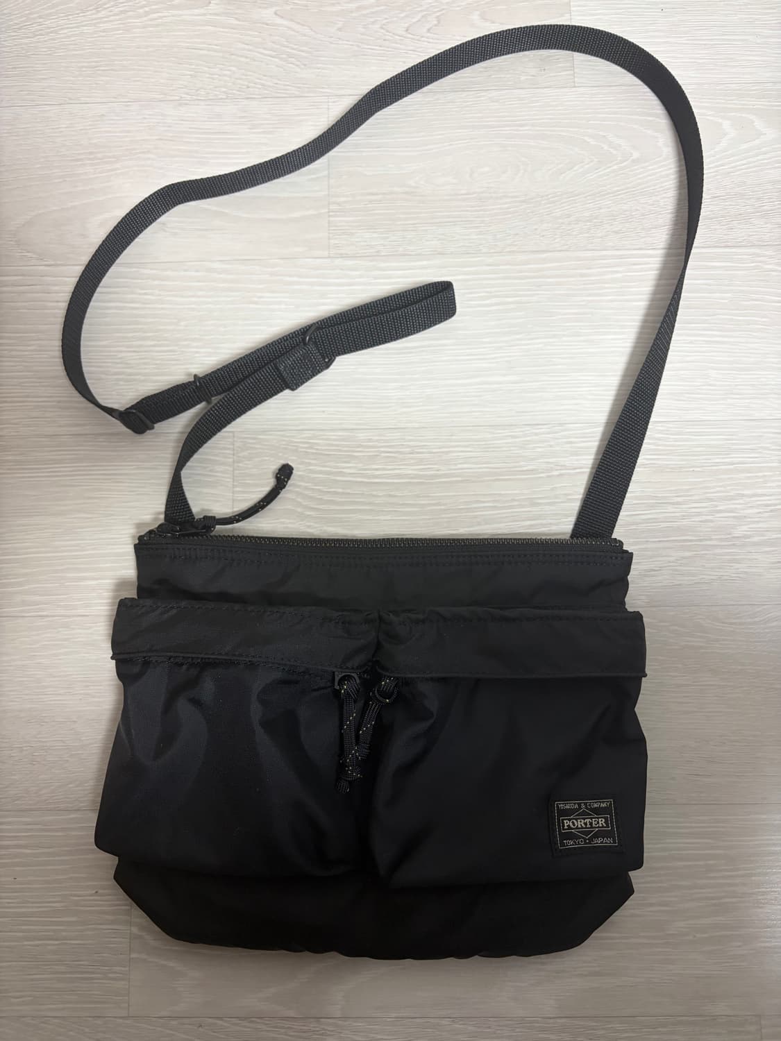 포터 포스 숄더백 블랙 상품이미지1