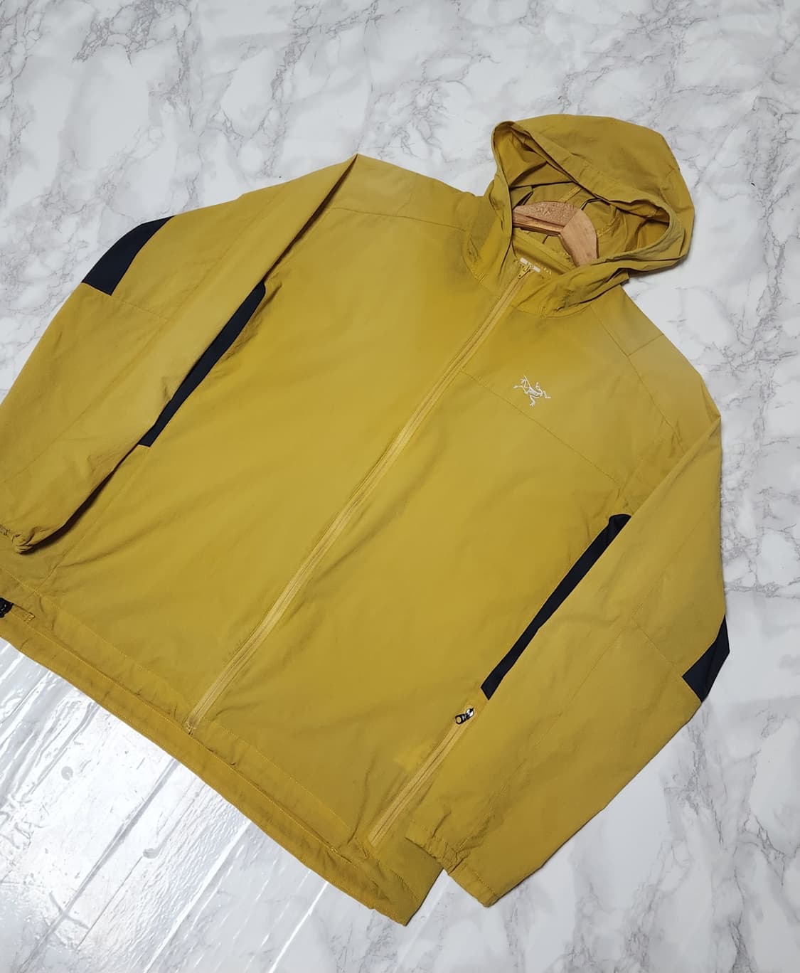 아크테릭스 머스타드 바람막이 자켓 상품이미지2