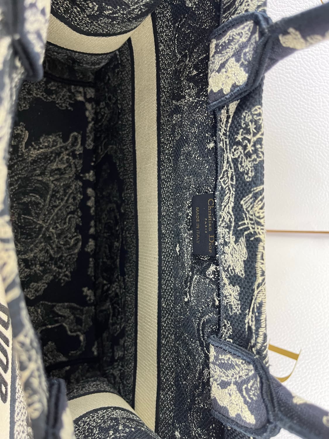 디올 북토트백  상품이미지8