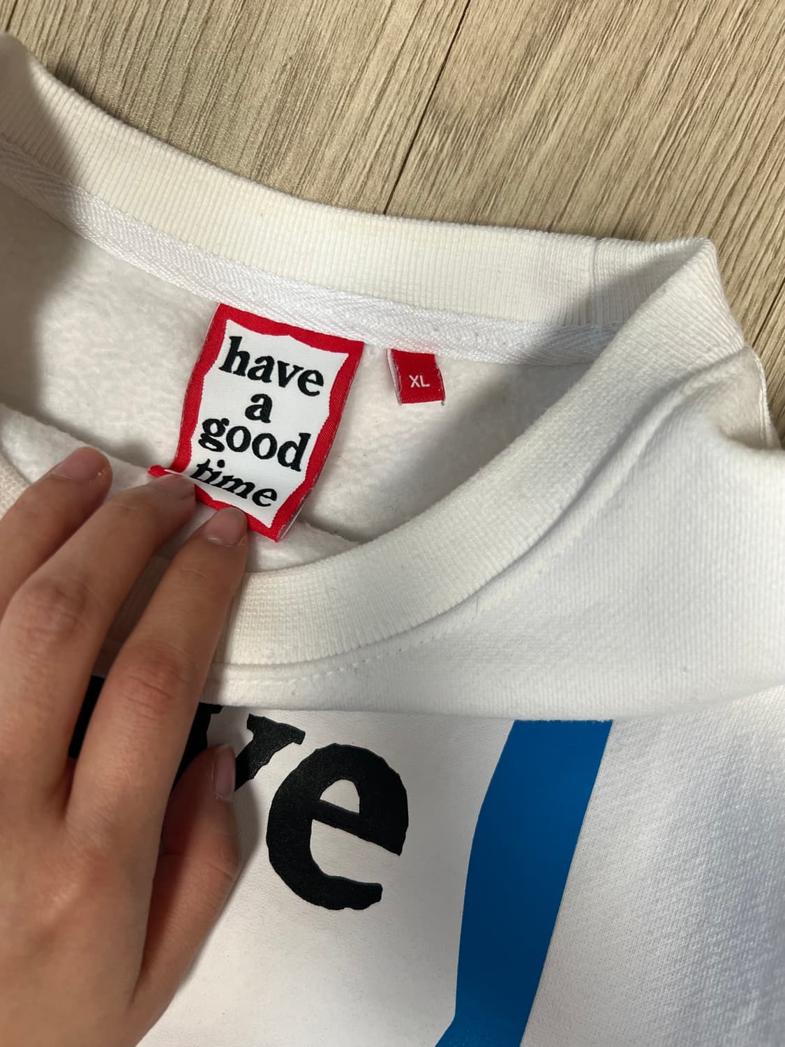 해브어굿타임 맨투맨 화이트 상품이미지3