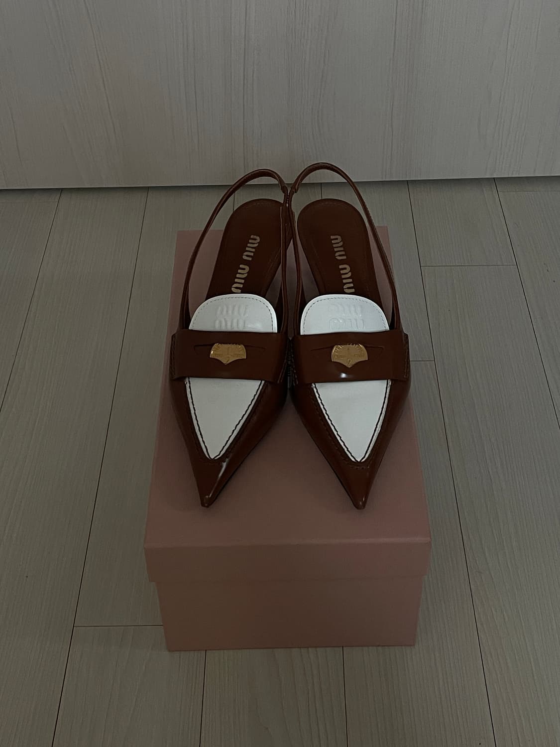 미우미우 레더 페니 로퍼 슬링백 36.5사이즈 상품이미지2