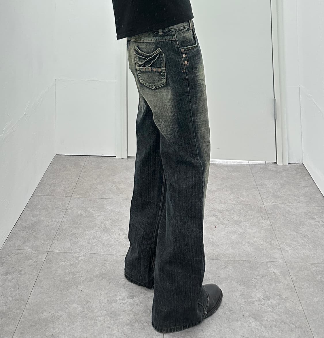 Vintage back stud point fade flare jeans 상품이미지2