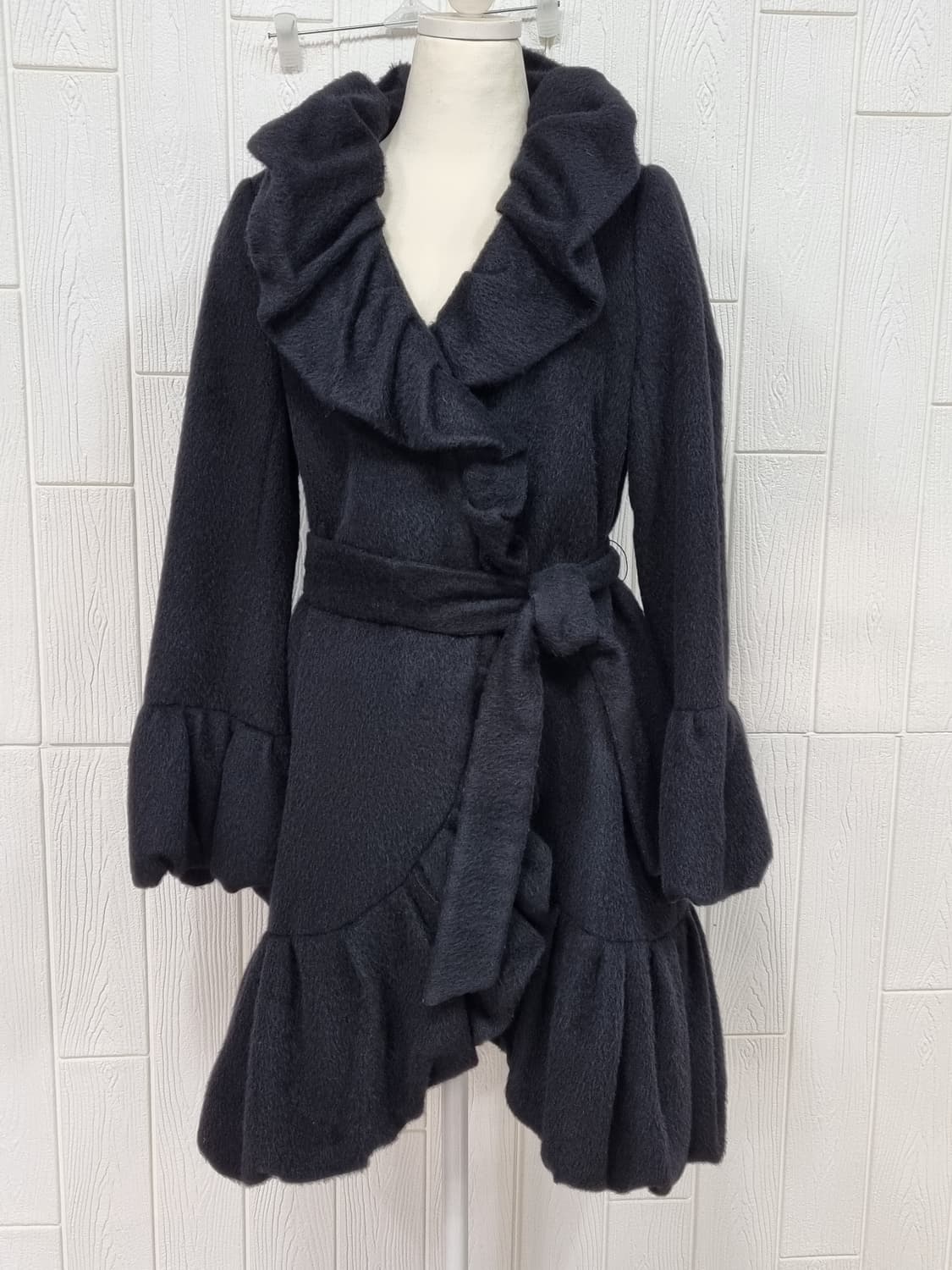 에포카(일본) 블랙 프릴 코트 ITL 40 (66) 상품이미지1