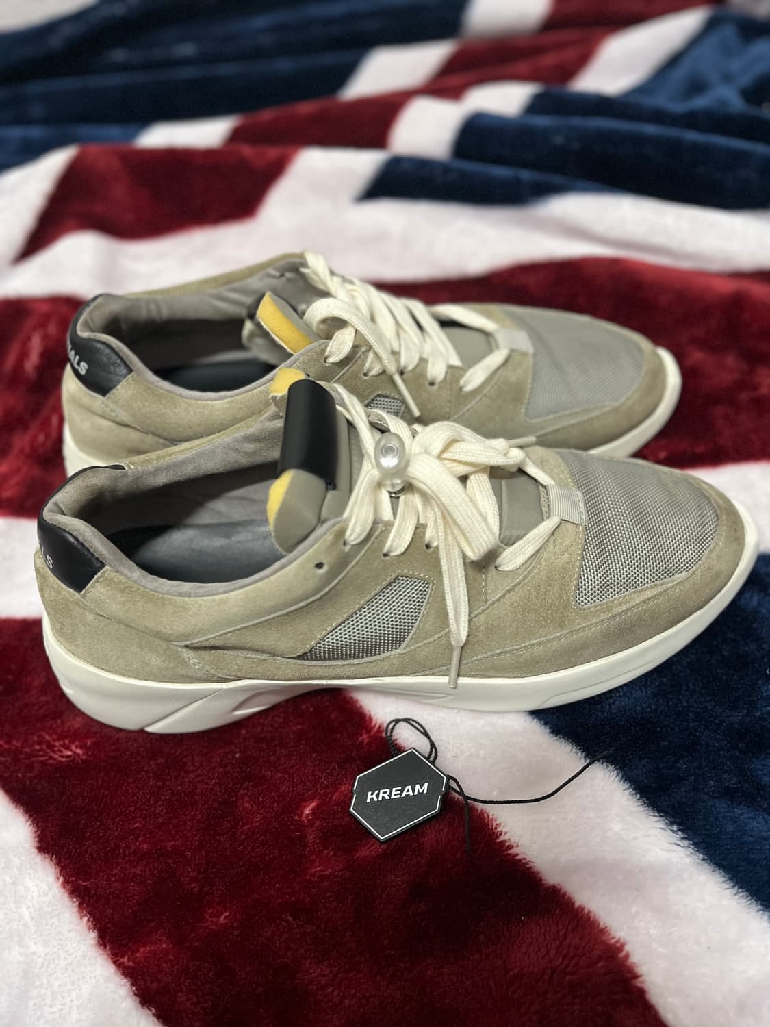 에센셜 피어오브갓 디스턴스 스니커즈 41(270) 상품이미지1