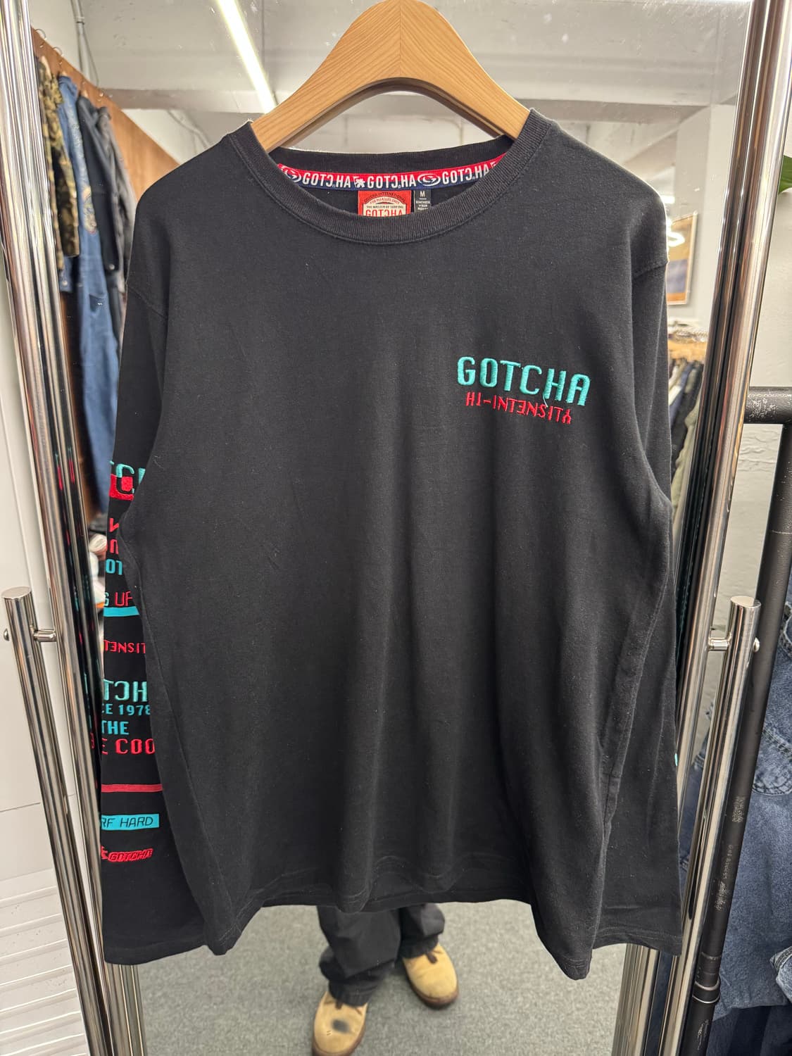 gotcha 빈티지 자수 프린팅 롱슬리브 상품이미지1