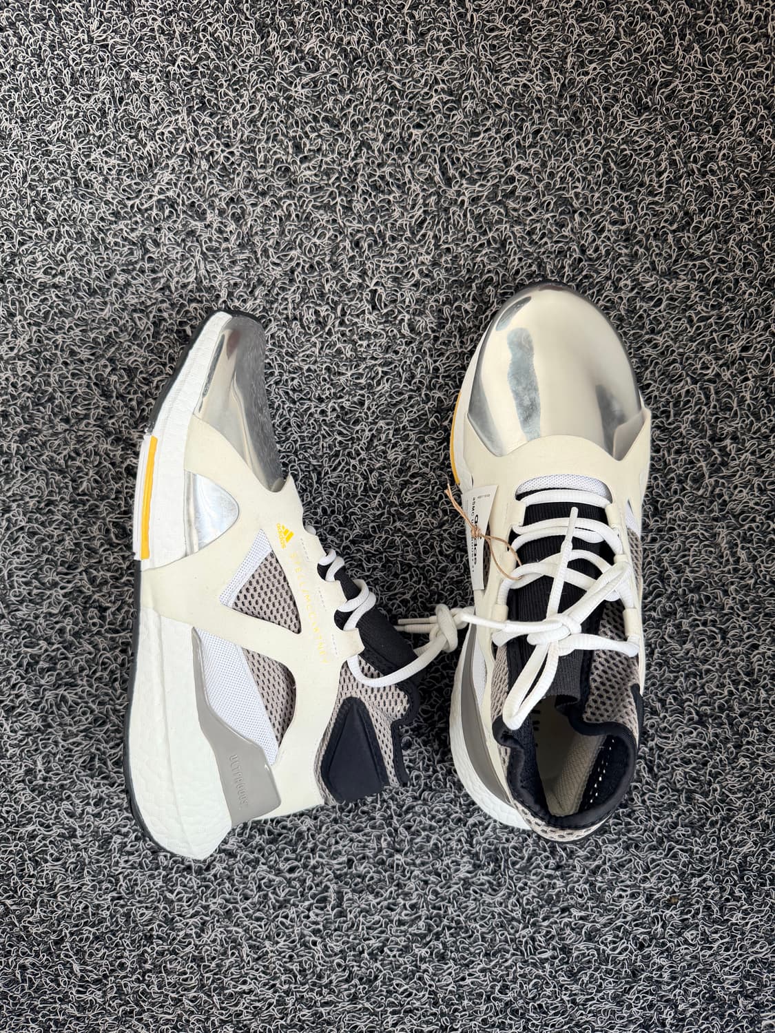 스텔라 맥카트니 x 아디다스 울트라부스트 21 상품이미지3