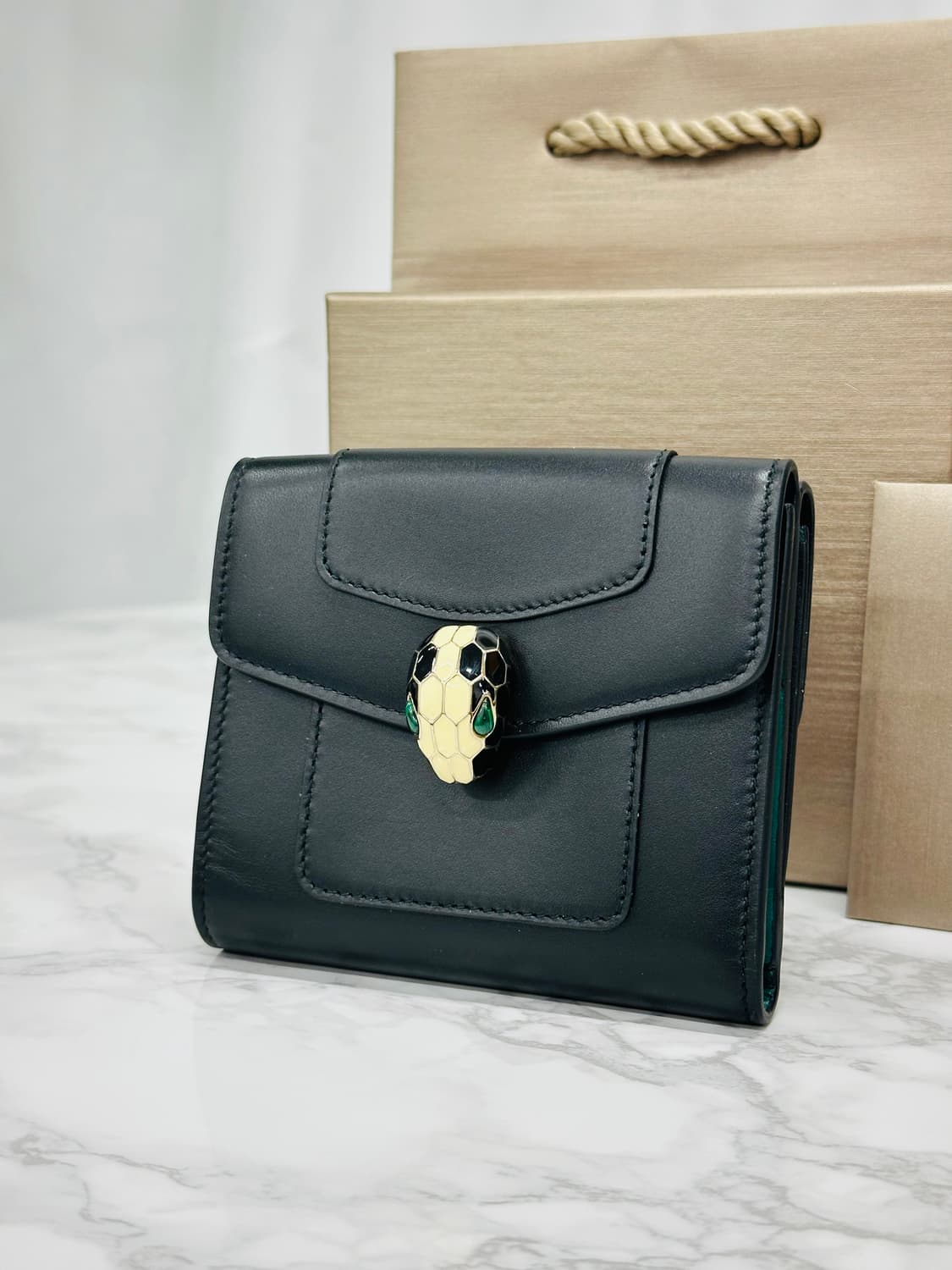 [정품][10/9.5] 불가리 세르펜티 3단 지갑 블랙그린 상품이미지2