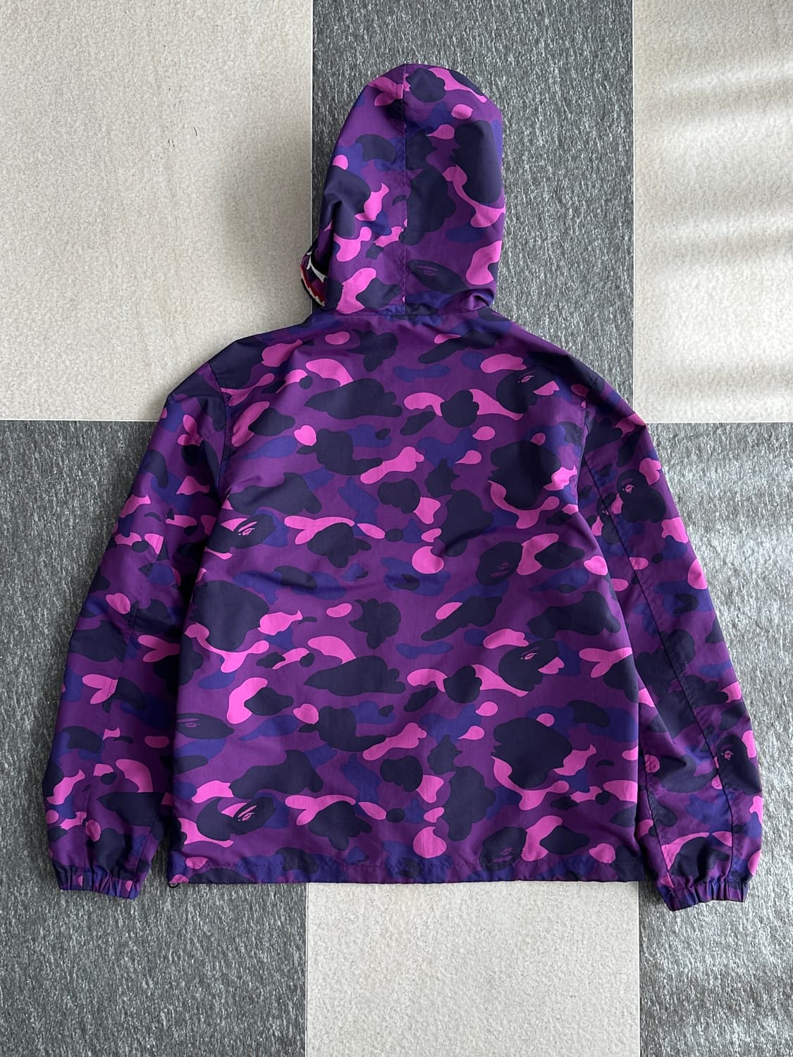 베이프 퍼스트 카모 샤크 바람막이  상품이미지3